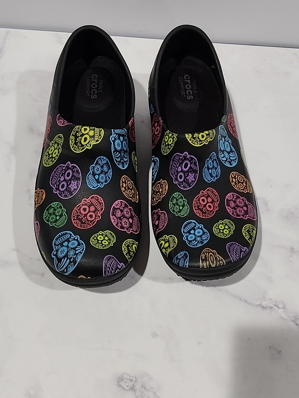 Crocs Comfort Colorful Skull Pattern Clogs - Picture 3 of 9